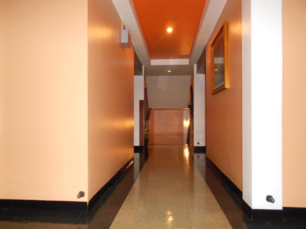 B.S. Court Hotel Sathorn Bangkok Exterior foto