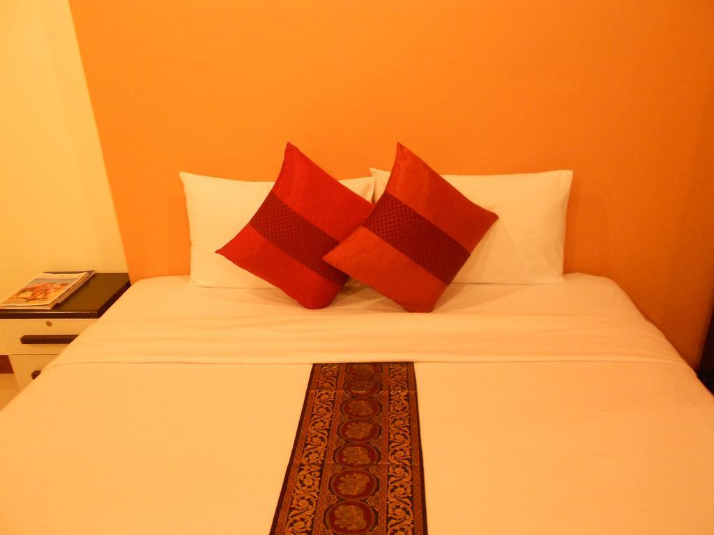 B.S. Court Hotel Sathorn Bangkok Exterior foto