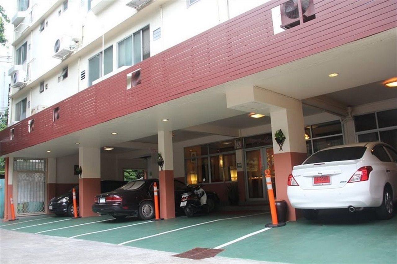 B.S. Court Hotel Sathorn Bangkok Exterior foto